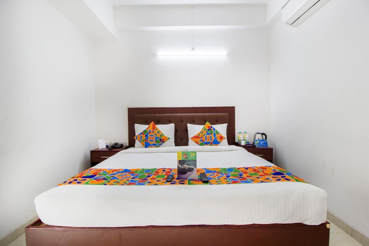 Fabhotel Limestone Suites - 750M From Yashoda Hospitals, Somajiguda ไฮเดอราบัด ภายนอก รูปภาพ