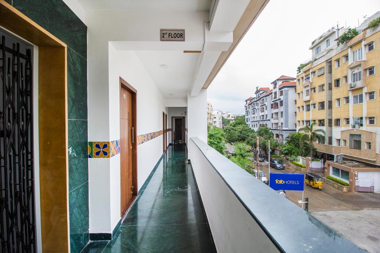 Fabhotel Limestone Suites - 750M From Yashoda Hospitals, Somajiguda ไฮเดอราบัด ภายนอก รูปภาพ