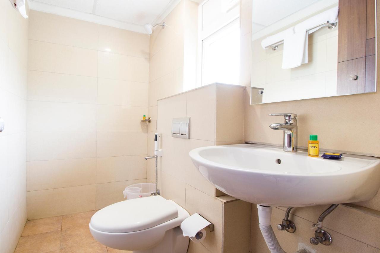 Fabhotel Limestone Suites - 750M From Yashoda Hospitals, Somajiguda ไฮเดอราบัด ภายนอก รูปภาพ