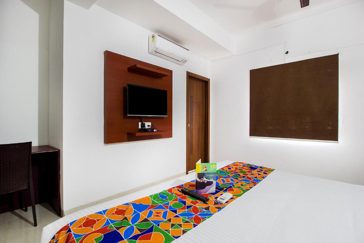 Fabhotel Limestone Suites - 750M From Yashoda Hospitals, Somajiguda ไฮเดอราบัด ภายนอก รูปภาพ