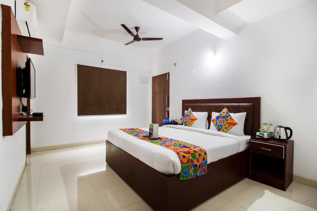 Fabhotel Limestone Suites - 750M From Yashoda Hospitals, Somajiguda ไฮเดอราบัด ภายนอก รูปภาพ