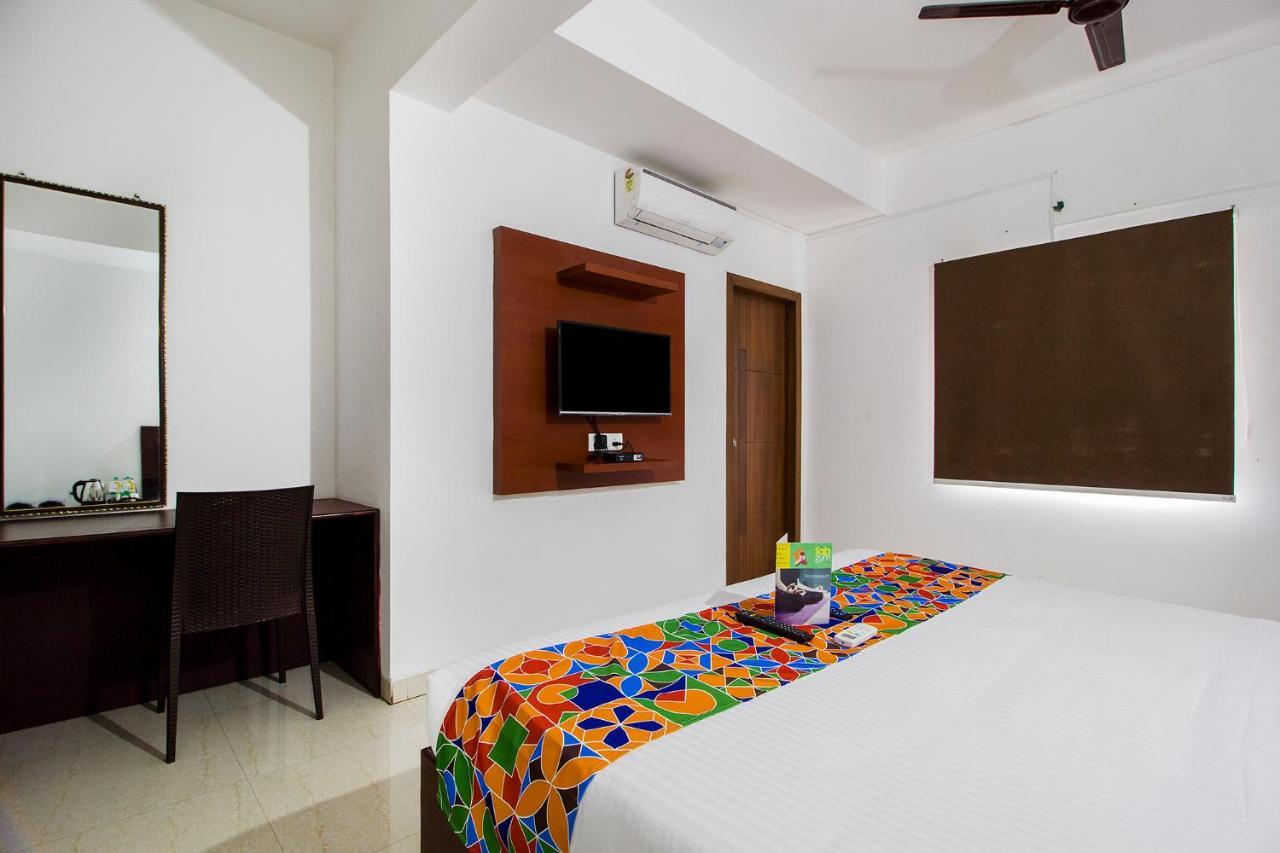 Fabhotel Limestone Suites - 750M From Yashoda Hospitals, Somajiguda ไฮเดอราบัด ภายนอก รูปภาพ